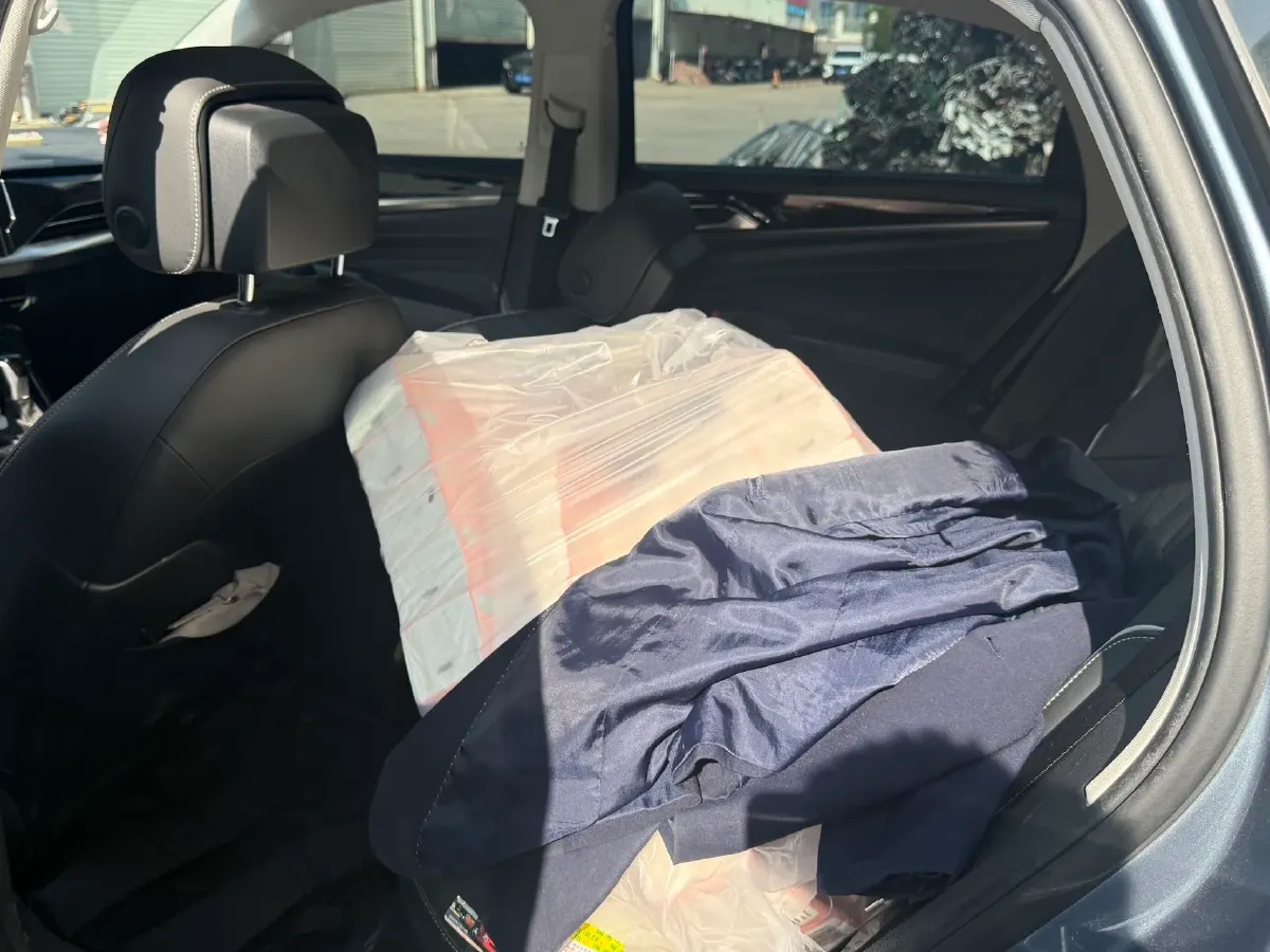 2021 Volkswagen Passat 2.0T 186HP L4 7DCT,autocango,china used car exporter,china ev exporter,chinese used car exporter,chinese used ev exporter