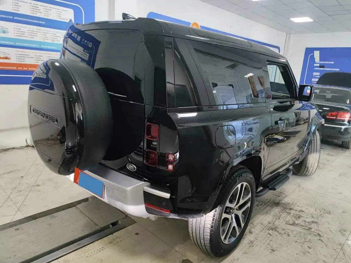 2023 Land Rover Defender 3.0T 400HP L6 8AT,autocango,china used car exporter,china ev exporter,chinese used car exporter,chinese used ev exporter