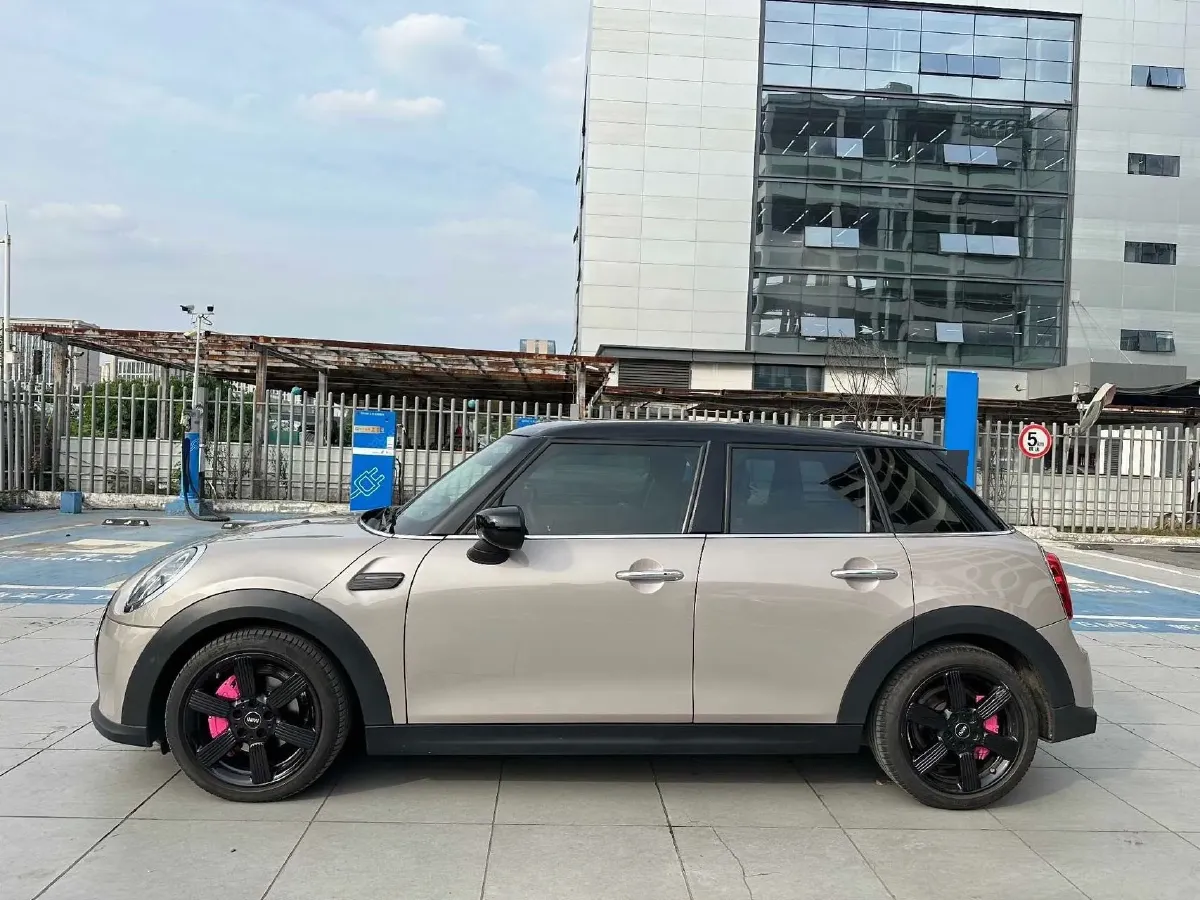 2023 MINI MINI 1.5T 136HP L3 7DCT,autocango,china used car exporter,china ev exporter,chinese used car exporter,chinese used ev exporter