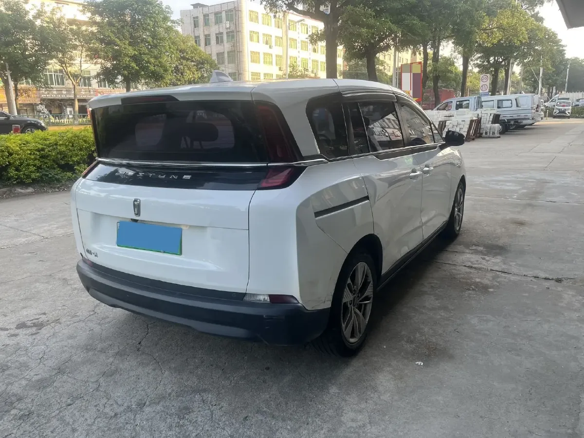 2022 JMC YuHu 7 2.0T 141HP L4 8AT,autocango,china used car exporter,china ev exporter,chinese used car exporter,chinese used ev exporter