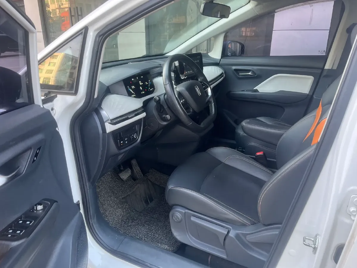 2022 JMC YuHu 7 2.0T 141HP L4 8AT,autocango,china used car exporter,china ev exporter,chinese used car exporter,chinese used ev exporter