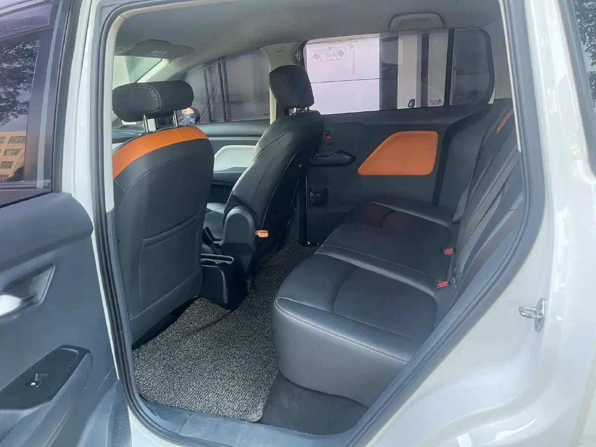 2022 JMC YuHu 7 2.0T 141HP L4 8AT,autocango,china used car exporter,china ev exporter,chinese used car exporter,chinese used ev exporter