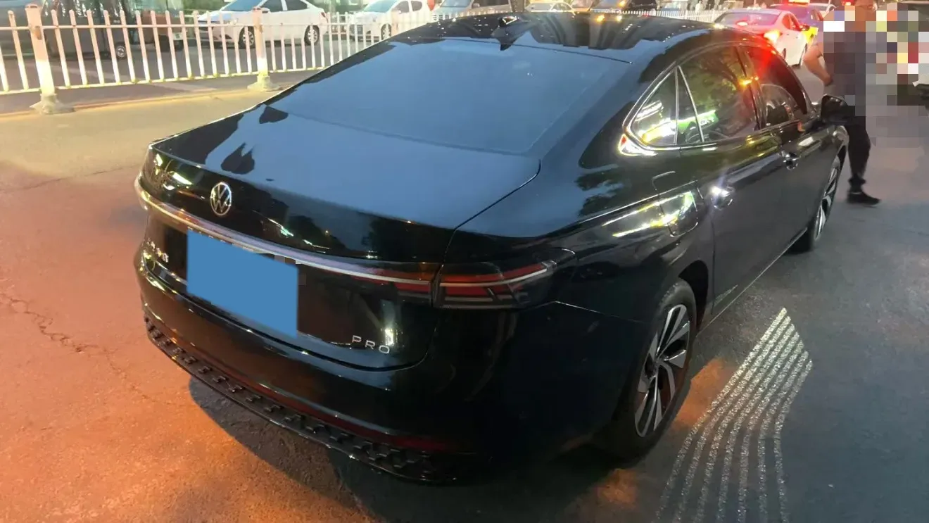 2025 Volkswagen Passat 2.0T 220HP L4 7DCT,autocango,china used car exporter,china ev exporter,chinese used car exporter,chinese used ev exporter