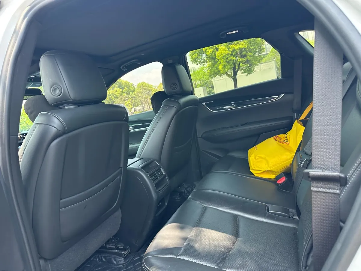 2020 Cadillac XT5 2.0T 241HP L4 9AT,autocango,china used car exporter,china ev exporter,chinese used car exporter,chinese used ev exporter