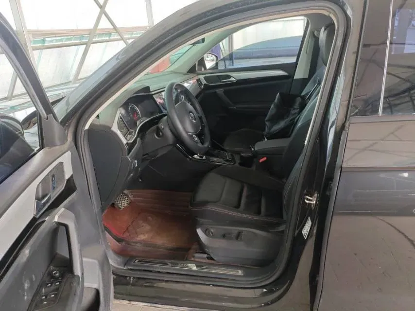 2019 Jeep Cherokee 2.0T 234HP L4 9AT,autocango,china used car exporter,china ev exporter,chinese used car exporter,chinese used ev exporter