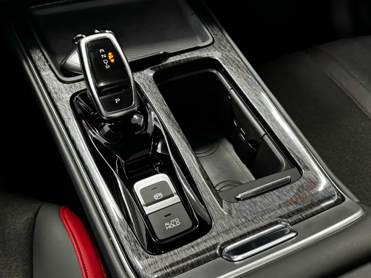 2021 DongFeng Aeolus YiXuan MAX 1.5T 190HP L4 7DCT,autocango,china used car exporter,china ev exporter,chinese used car exporter,chinese used ev exporter