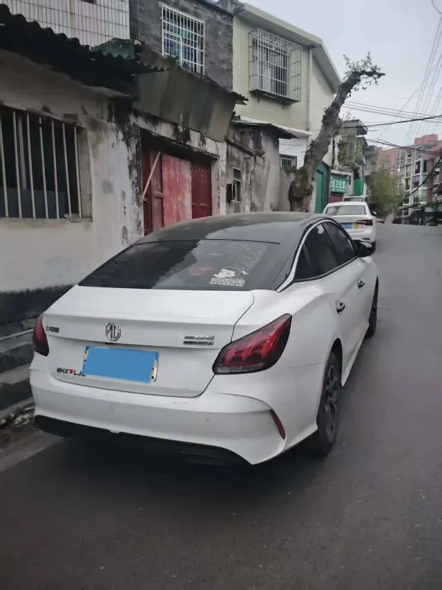 2022 MG 5 1.5L 120HP L4 5MT,autocango,china used car exporter,china ev exporter,chinese used car exporter,chinese used ev exporter
