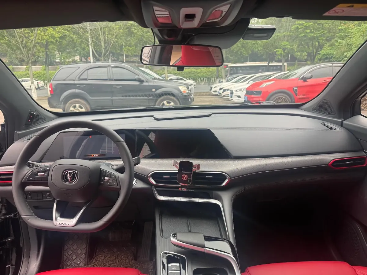 2021 ChangAn UNI-T 1.5T 180HP L4 7DCT,autocango,china used car exporter,china ev exporter,chinese used car exporter,chinese used ev exporter