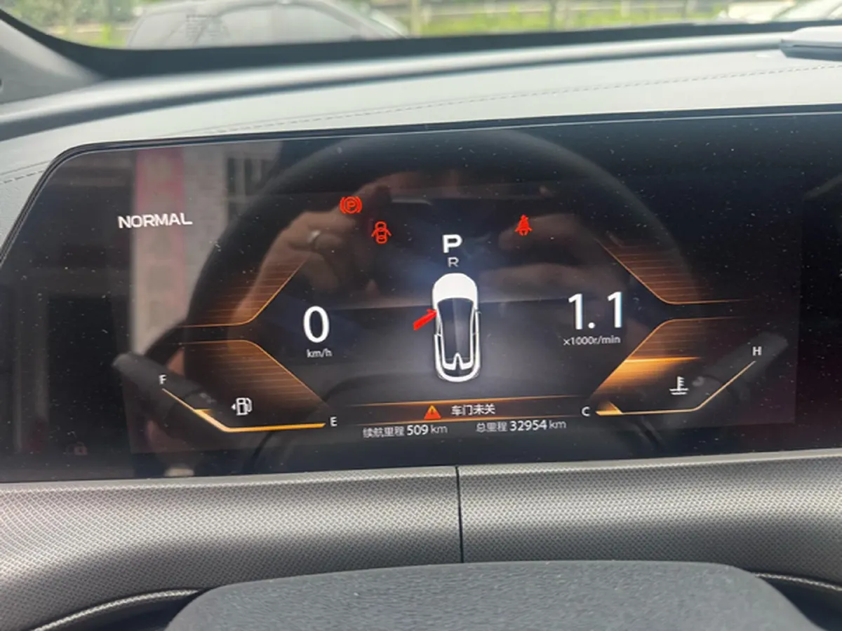 2021 ChangAn UNI-T 1.5T 180HP L4 7DCT,autocango,china used car exporter,china ev exporter,chinese used car exporter,chinese used ev exporter