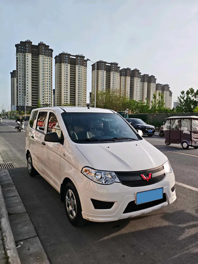 2021 WuLing RongGuang New Truck 1.5L 99HP L4 5MT,autocango,china used car exporter,china ev exporter,chinese used car exporter,chinese used ev exporter