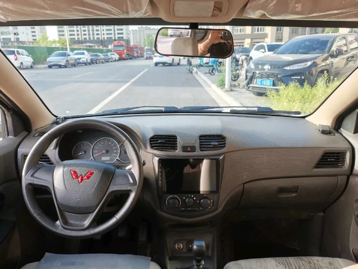 2021 WuLing RongGuang New Truck 1.5L 99HP L4 5MT,autocango,china used car exporter,china ev exporter,chinese used car exporter,chinese used ev exporter