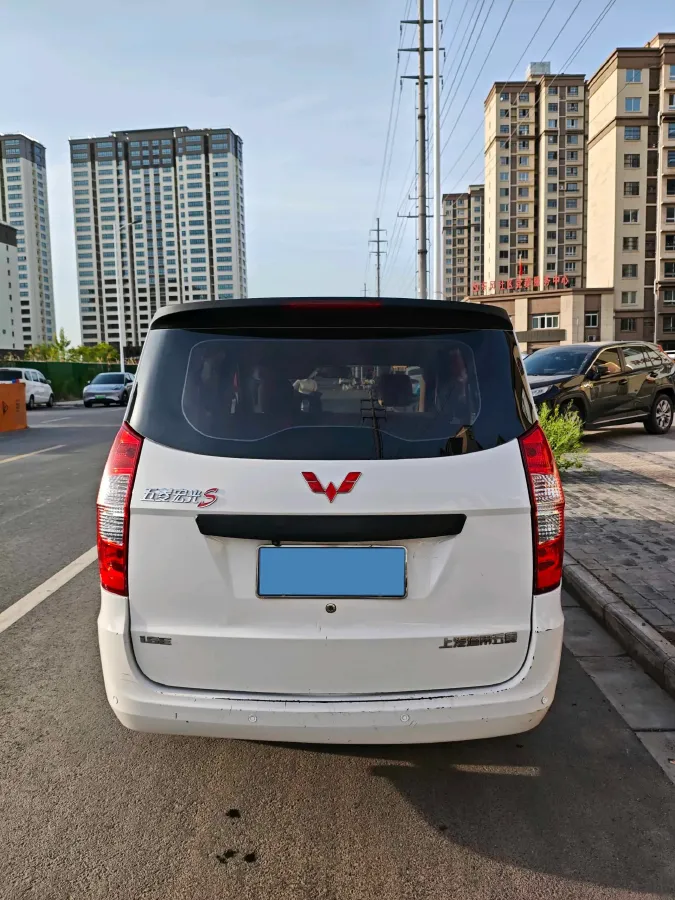 2021 WuLing RongGuang New Truck 1.5L 99HP L4 5MT,autocango,china used car exporter,china ev exporter,chinese used car exporter,chinese used ev exporter