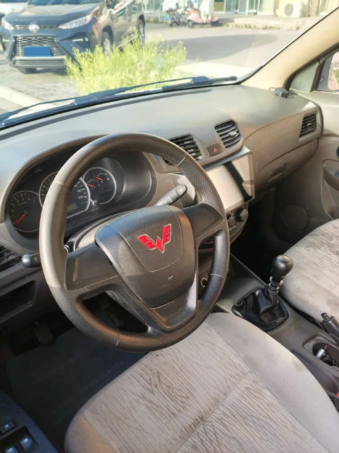 2021 WuLing RongGuang New Truck 1.5L 99HP L4 5MT,autocango,china used car exporter,china ev exporter,chinese used car exporter,chinese used ev exporter