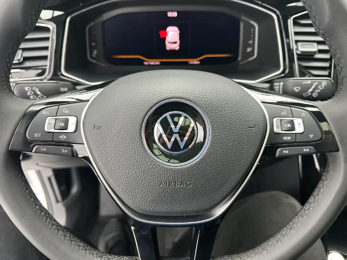 2021 Volkswagen T-Roc 1.4T 150HP L4 7DCT,autocango,china used car exporter,china ev exporter,chinese used car exporter,chinese used ev exporter