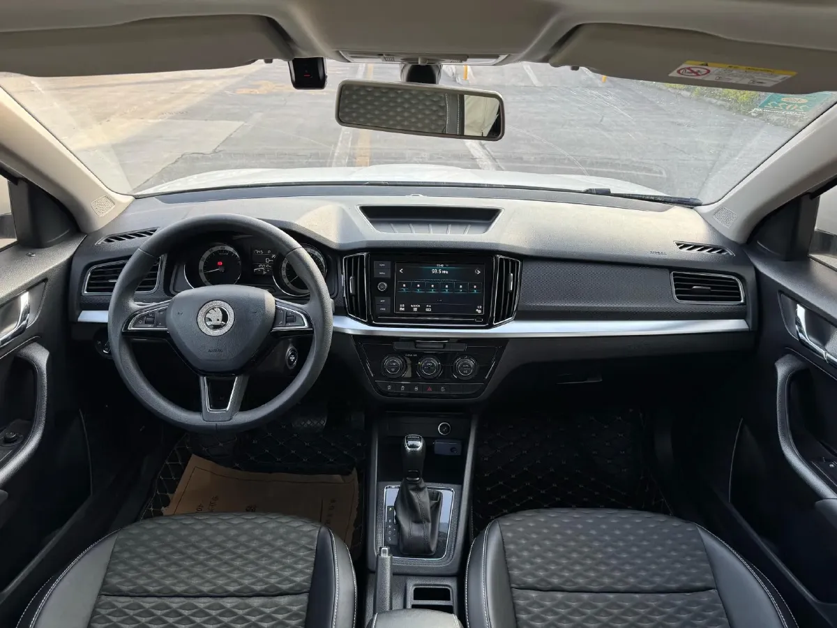 2020 Skoda Kamiq 1.5L 112HP L4 6AT,autocango,china used car exporter,china ev exporter,chinese used car exporter,chinese used ev exporter