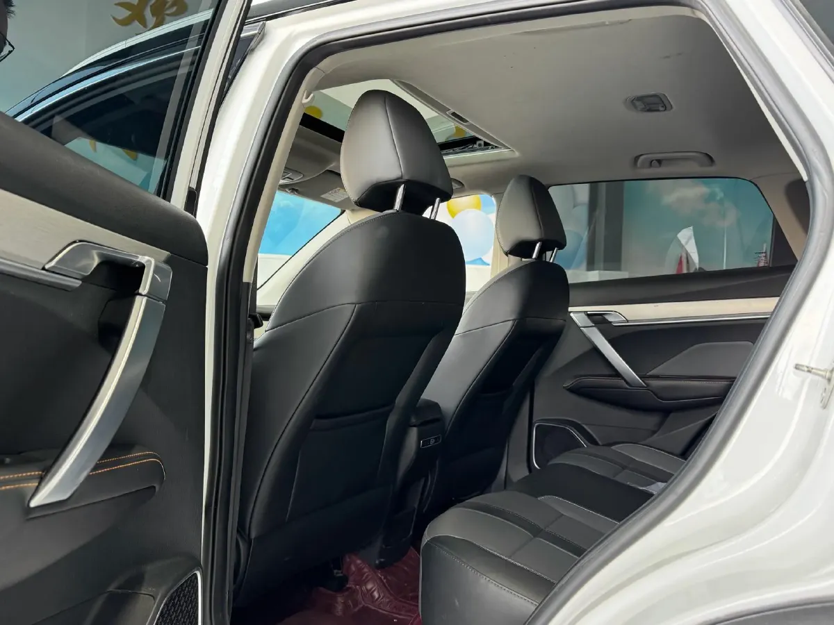 2023 Geely Coolray 1.5T 181HP L4 7DCT,autocango,china used car exporter,china ev exporter,chinese used car exporter,chinese used ev exporter