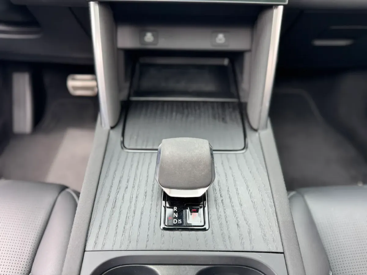 2023 Land Rover Discovery Sport 2.0T 249HP L4 9AT,autocango,china used car exporter,china ev exporter,chinese used car exporter,chinese used ev exporter