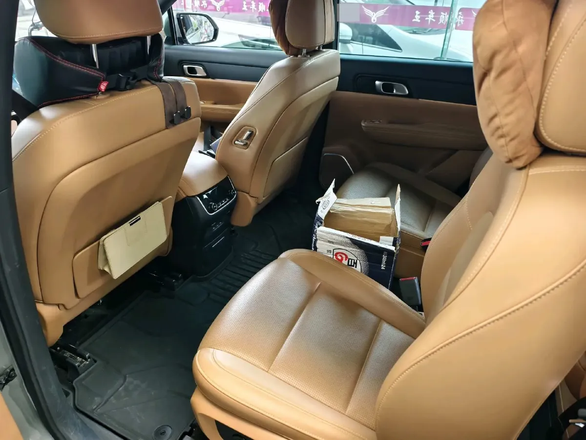 2021 Li ONE Range Extended 131HP REEV 40.5KWH,autocango,china used car exporter,china ev exporter,chinese used car exporter,chinese used ev exporter