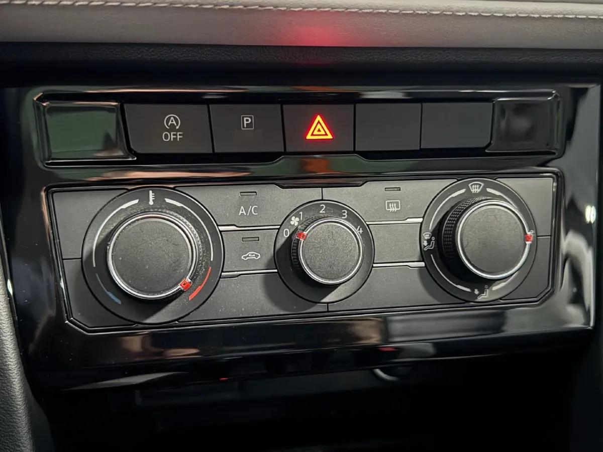 2024 Jetta VS7 1.4T 150HP L4 6AT,autocango,china used car exporter,china ev exporter,chinese used car exporter,chinese used ev exporter