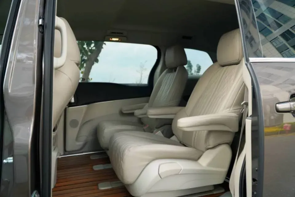 2023 Buick GL8 2.0T 237HP L4 9AT,autocango,china used car exporter,china ev exporter,chinese used car exporter,chinese used ev exporter