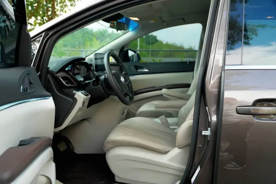 2023 Buick GL8 2.0T 237HP L4 9AT,autocango,china used car exporter,china ev exporter,chinese used car exporter,chinese used ev exporter