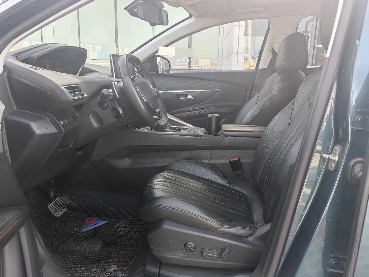 2017 Peugeot 5008 1.8T 204HP L4 6AT,autocango,china used car exporter,china ev exporter,chinese used car exporter,chinese used ev exporter