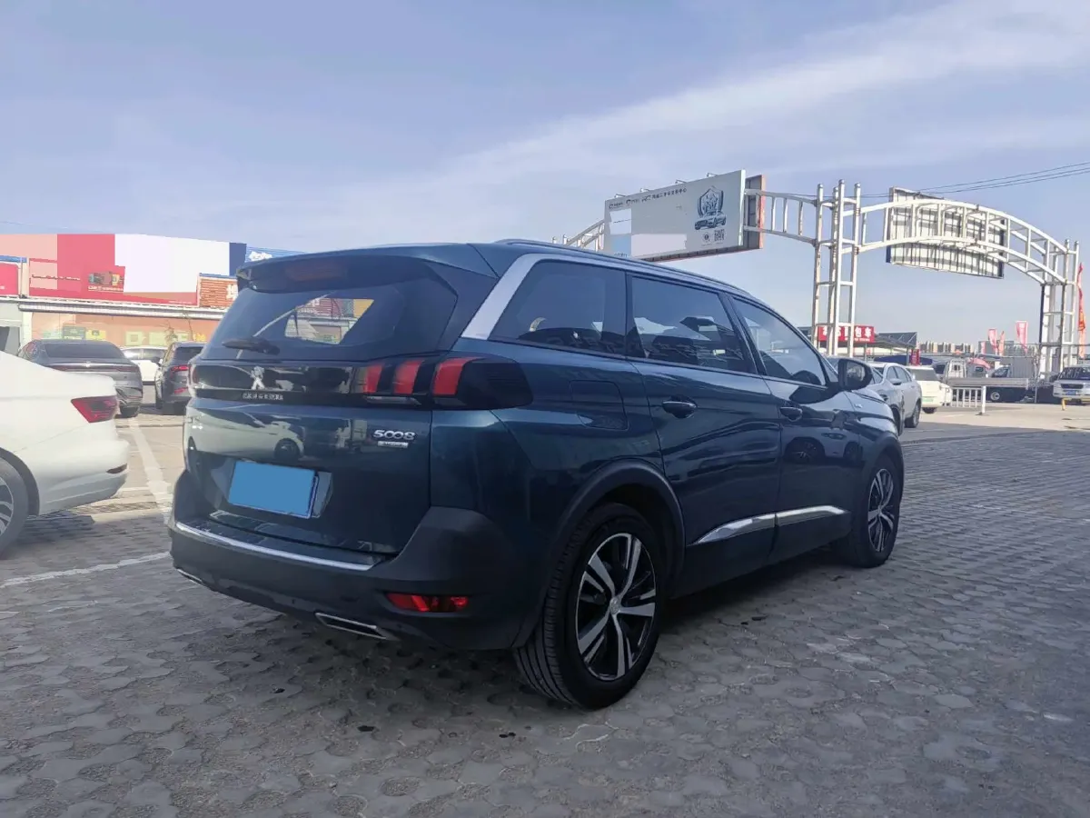 2017 Peugeot 5008 1.8T 204HP L4 6AT,autocango,china used car exporter,china ev exporter,chinese used car exporter,chinese used ev exporter