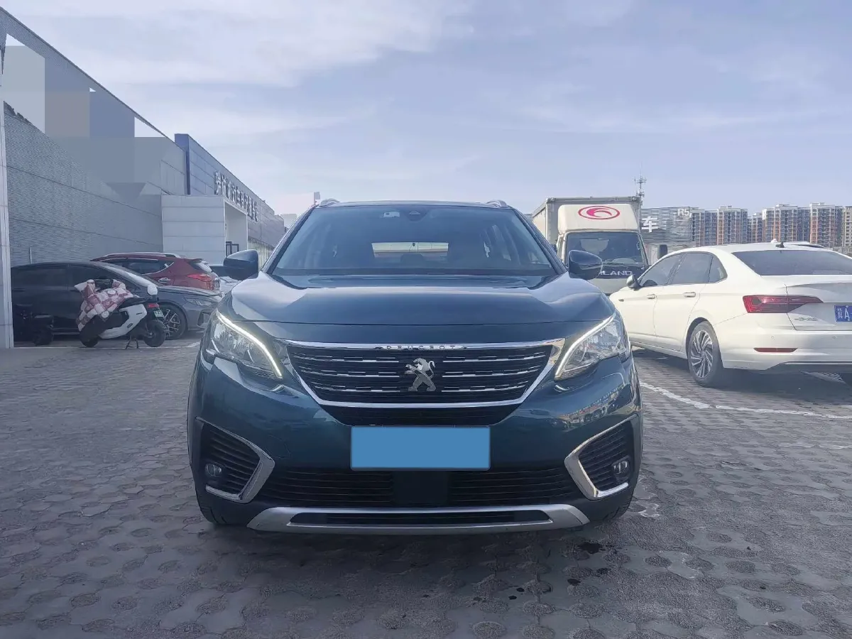 2017 Peugeot 5008 1.8T 204HP L4 6AT,autocango,china used car exporter,china ev exporter,chinese used car exporter,chinese used ev exporter