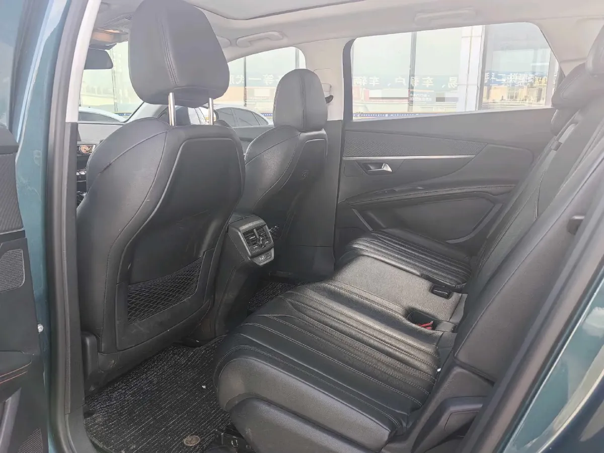 2017 Peugeot 5008 1.8T 204HP L4 6AT,autocango,china used car exporter,china ev exporter,chinese used car exporter,chinese used ev exporter