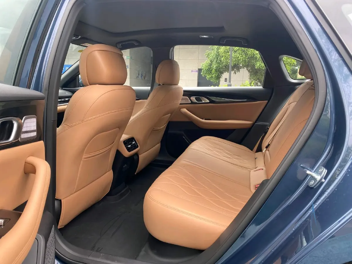 2025 Geely Galaxy A7 1.5L 112HP L4 1DHT PHEV,autocango,china used car exporter,china ev exporter,chinese used car exporter,chinese used ev exporter