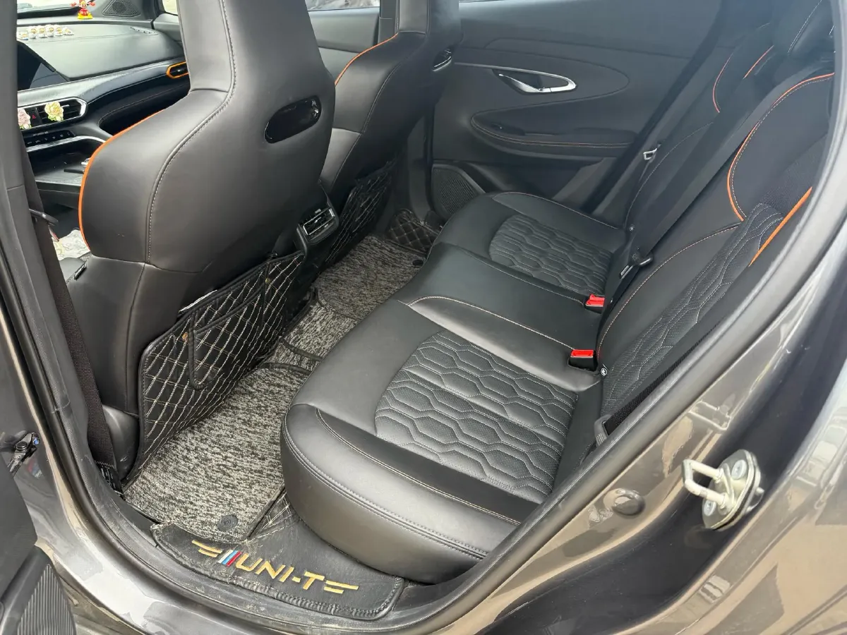 2022 ChangAn UNI-T 1.5T 188HP L4 7DCT,autocango,china used car exporter,china ev exporter,chinese used car exporter,chinese used ev exporter