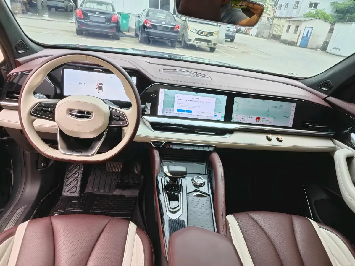 2021 Geely Monjaro 2.0T 218HP L4 7DCT,autocango,china used car exporter,china ev exporter,chinese used car exporter,chinese used ev exporter