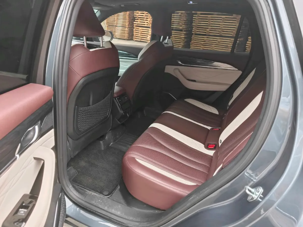 2021 Geely Monjaro 2.0T 218HP L4 7DCT,autocango,china used car exporter,china ev exporter,chinese used car exporter,chinese used ev exporter