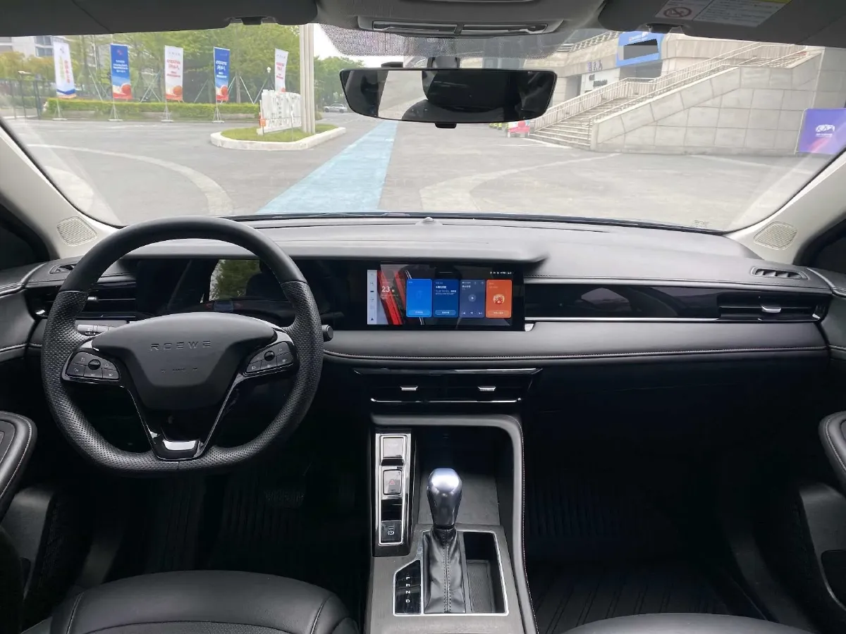 2023 Roewe i5 1.5L 129HP L4 CVT,autocango,china used car exporter,china ev exporter,chinese used car exporter,chinese used ev exporter