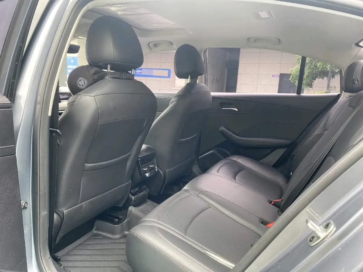 2023 Roewe i5 1.5L 129HP L4 CVT,autocango,china used car exporter,china ev exporter,chinese used car exporter,chinese used ev exporter