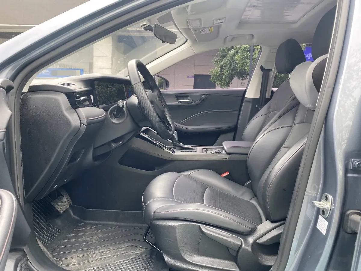 2023 Roewe i5 1.5L 129HP L4 CVT,autocango,china used car exporter,china ev exporter,chinese used car exporter,chinese used ev exporter