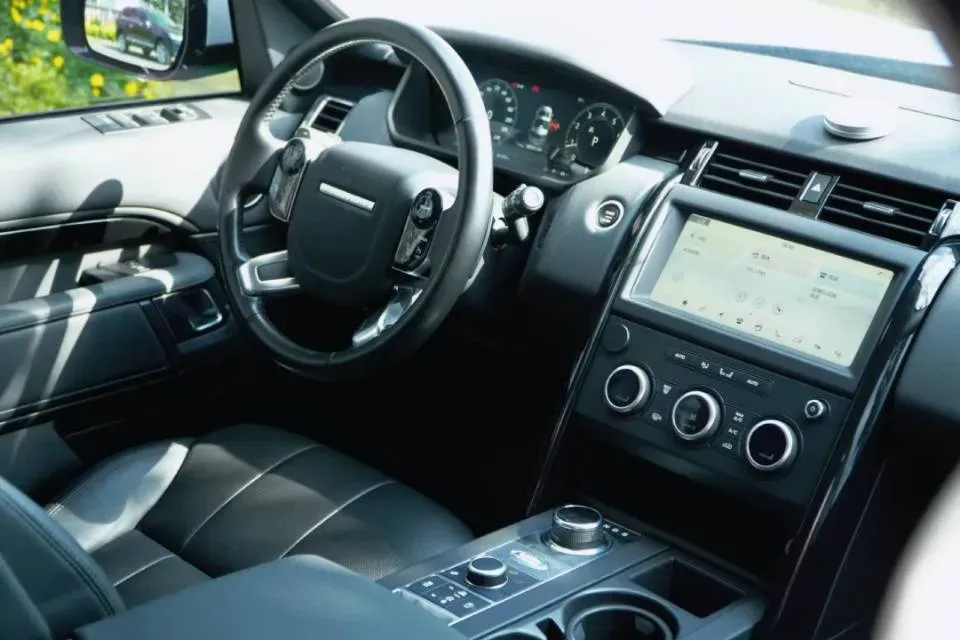 2020 Land Rover Discovery 2.0T 300HP L4 8AT,autocango,china used car exporter,china ev exporter,chinese used car exporter,chinese used ev exporter