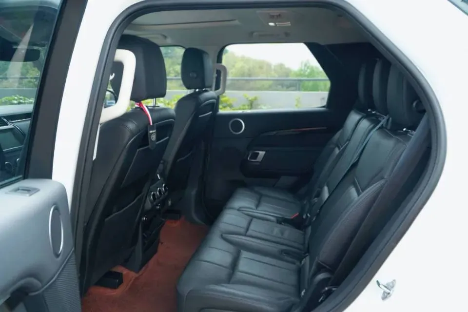 2020 Land Rover Discovery 2.0T 300HP L4 8AT,autocango,china used car exporter,china ev exporter,chinese used car exporter,chinese used ev exporter