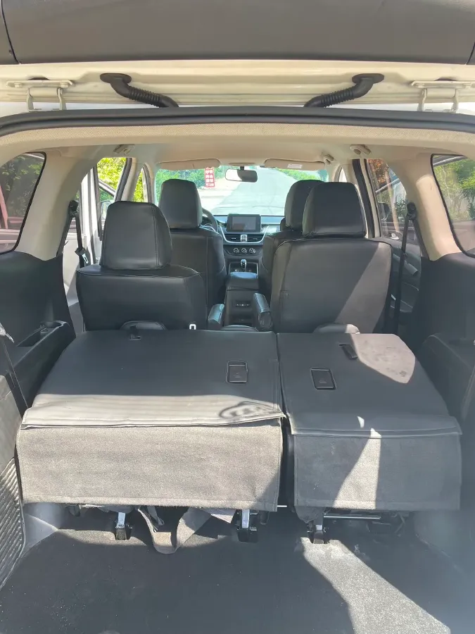 2021 BaoJun 730 1.5L 105HP L4 6MT,autocango,china used car exporter,china ev exporter,chinese used car exporter,chinese used ev exporter