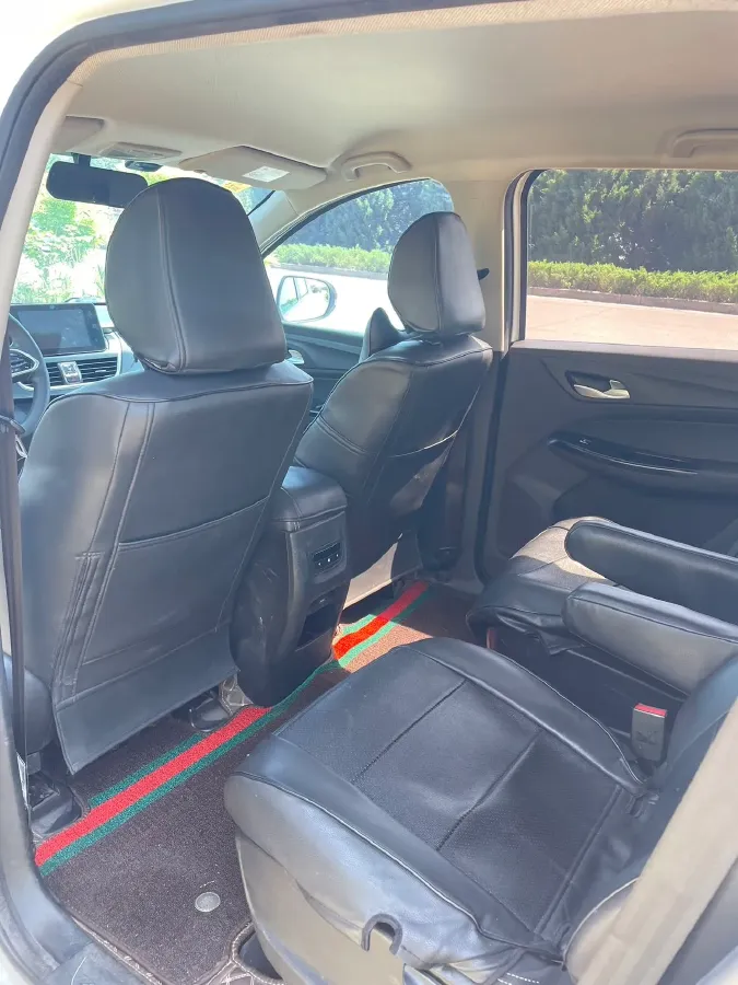 2021 BaoJun 730 1.5L 105HP L4 6MT,autocango,china used car exporter,china ev exporter,chinese used car exporter,chinese used ev exporter