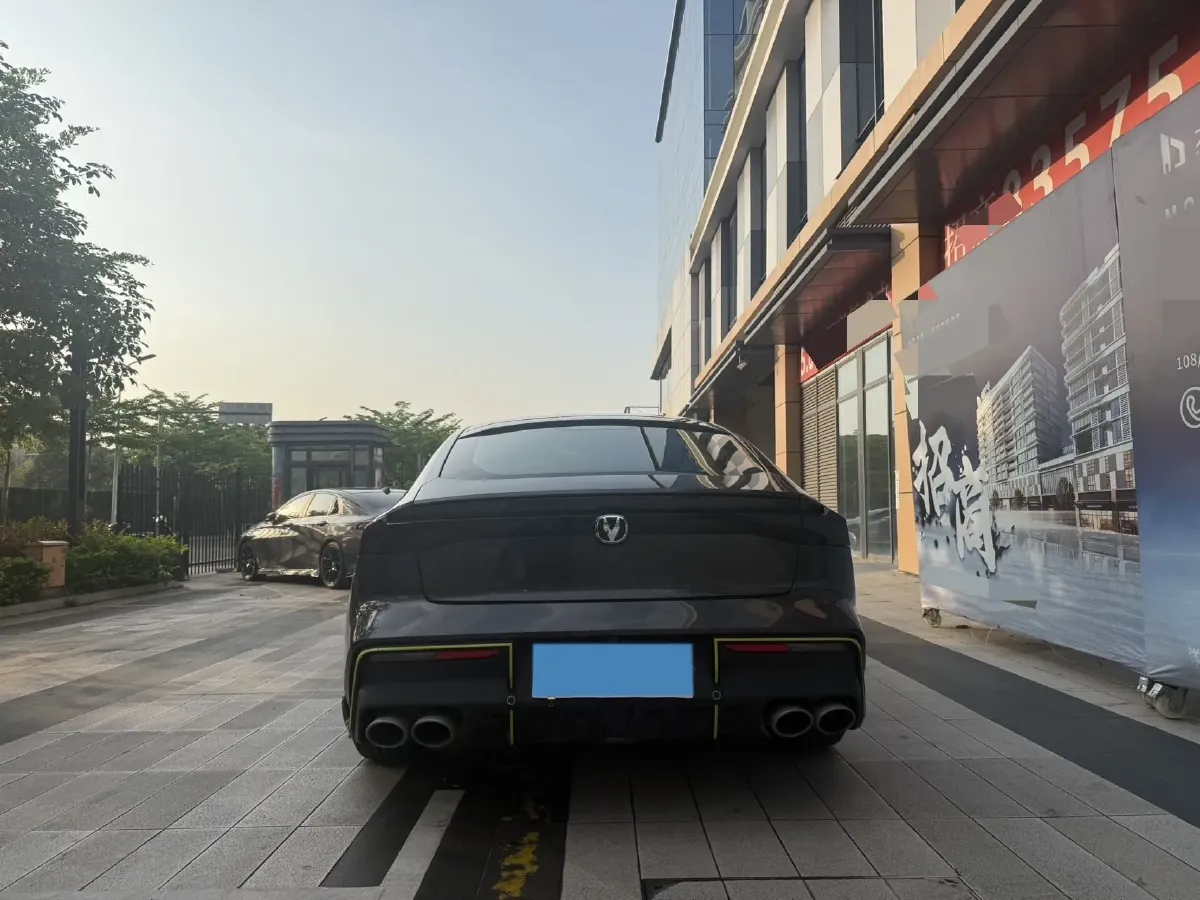 2022 ChangAn UNI-V 1.5T 188HP L4 7DCT,autocango,china used car exporter,china ev exporter,chinese used car exporter,chinese used ev exporter