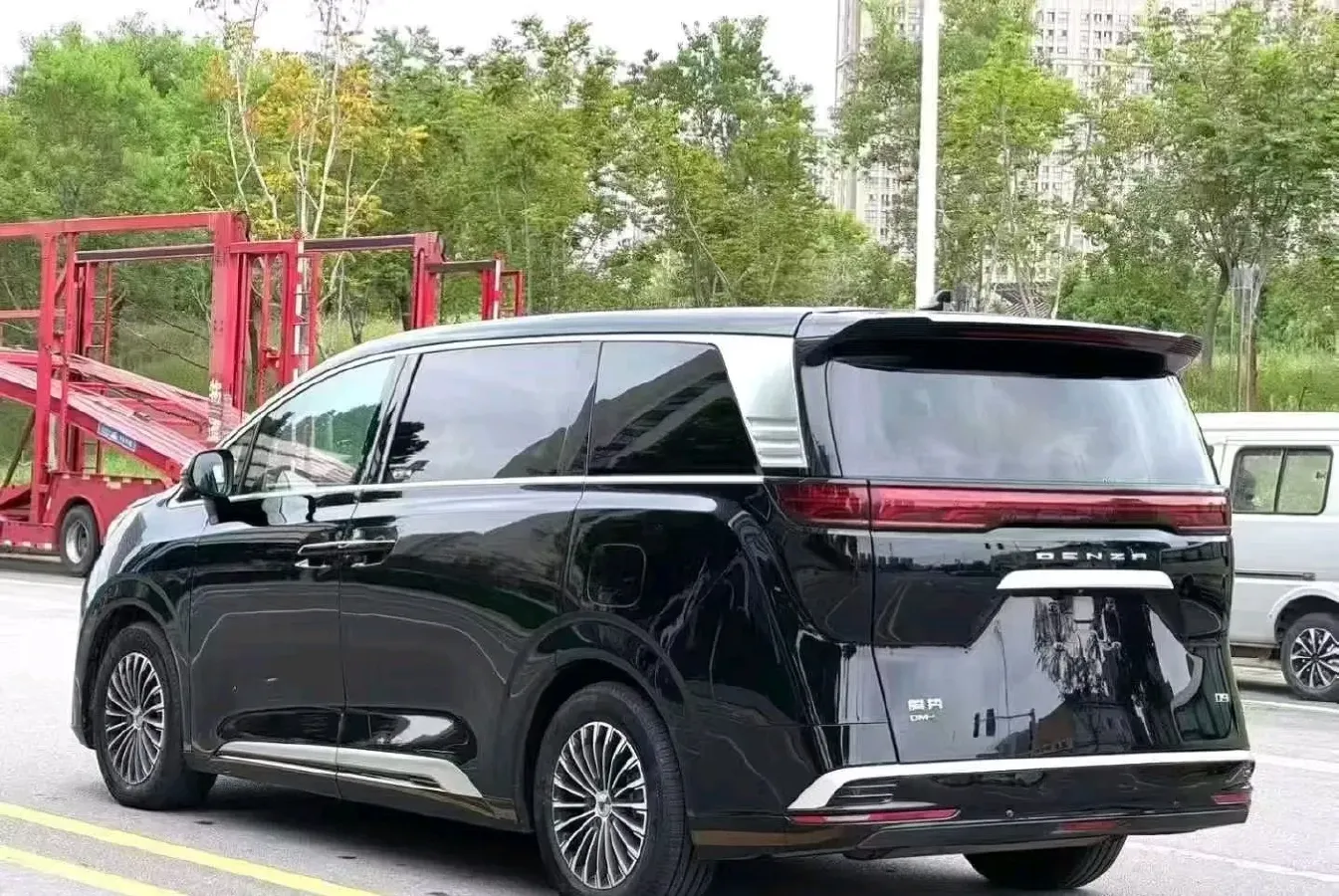 2023 Denza D9 1.5T 139HP L4 E-CVT PHEV 11.06KWH,autocango,china used car exporter,china ev exporter,chinese used car exporter,chinese used ev exporter