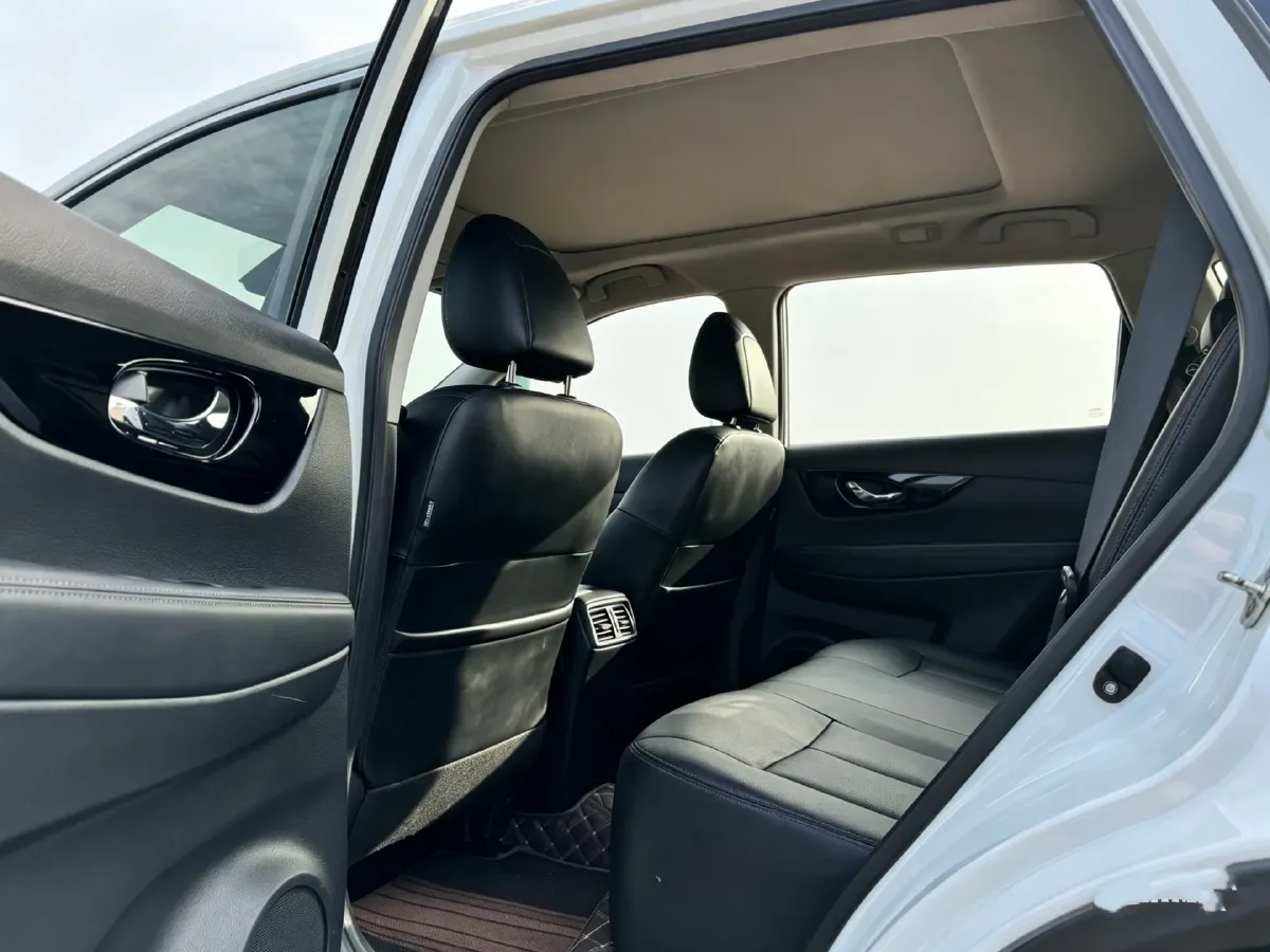 2023 Nissan X-Trail 2.0L 151HP L4 CVT,autocango,china used car exporter,china ev exporter,chinese used car exporter,chinese used ev exporter