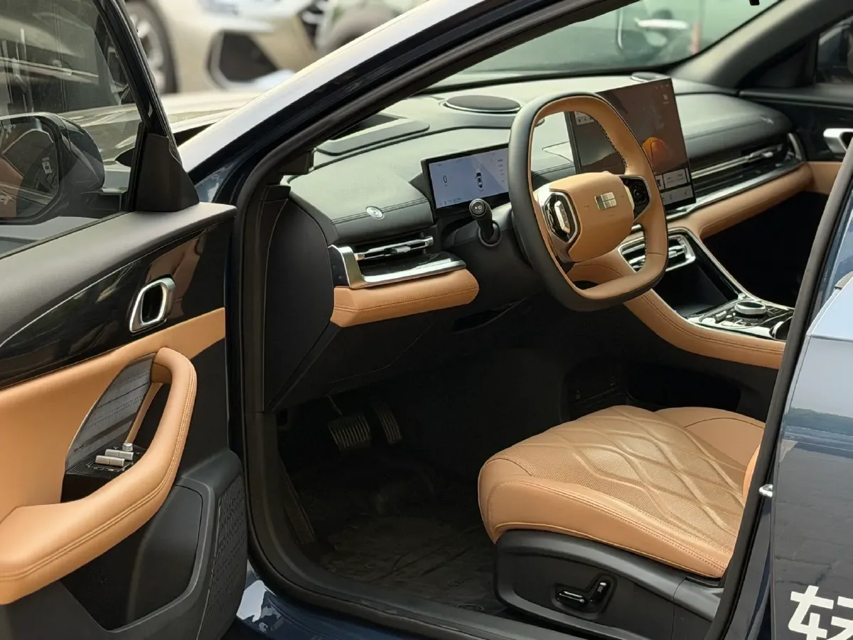 2025 Geely Galaxy A7 1.5L 112HP L4 1DHT PHEV,autocango,china used car exporter,china ev exporter,chinese used car exporter,chinese used ev exporter