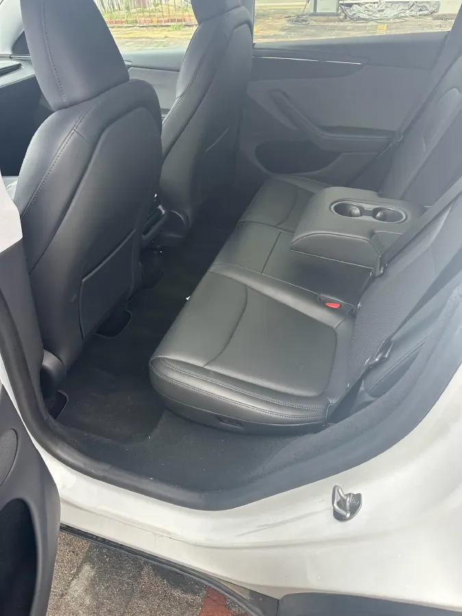 2025 Tesla Model Y BEV 62.5KWH,autocango,china used car exporter,china ev exporter,chinese used car exporter,chinese used ev exporter