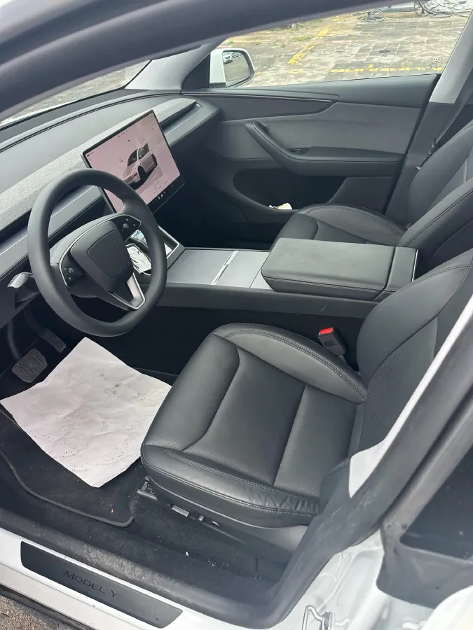 2025 Tesla Model Y BEV 62.5KWH,autocango,china used car exporter,china ev exporter,chinese used car exporter,chinese used ev exporter