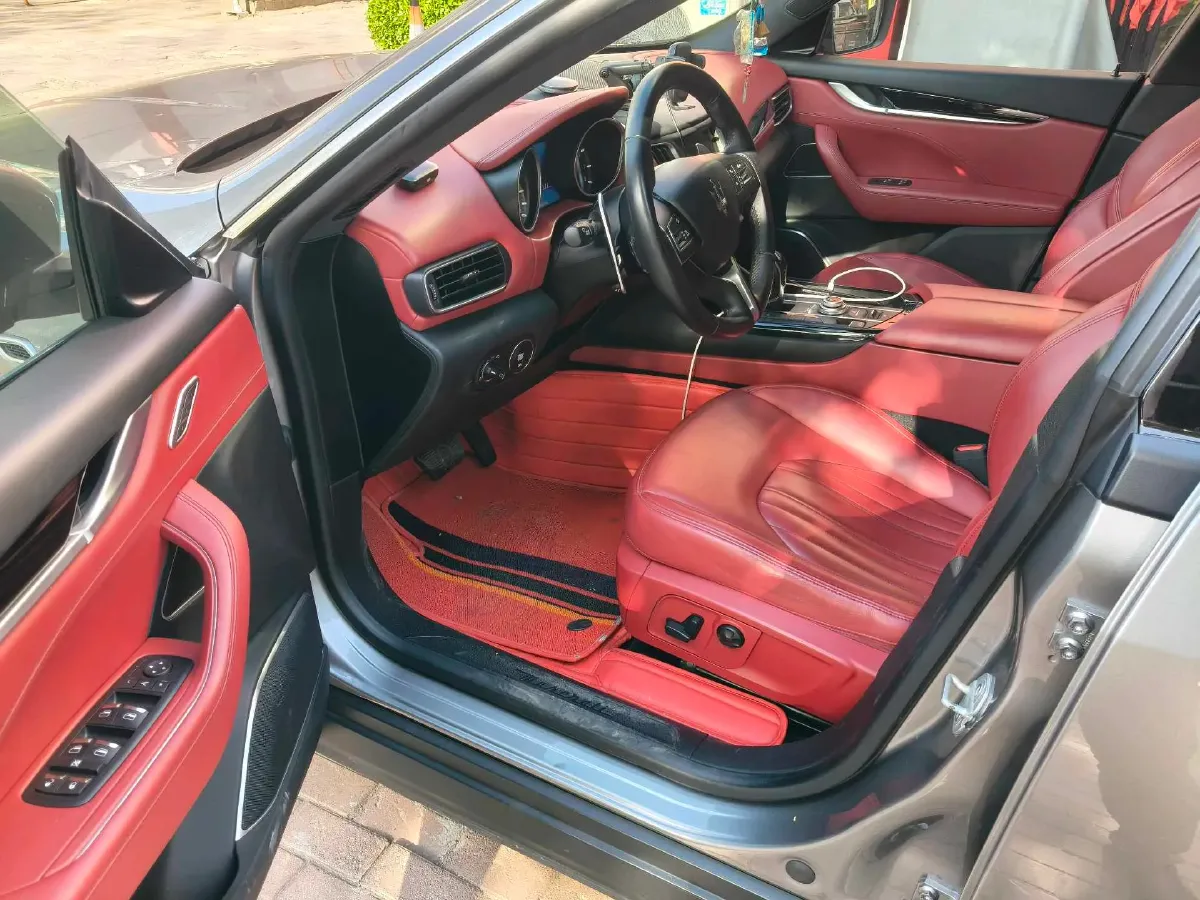 2018 Maserati Levante 3.0T 350HP V6 8AT,autocango,china used car exporter,china ev exporter,chinese used car exporter,chinese used ev exporter