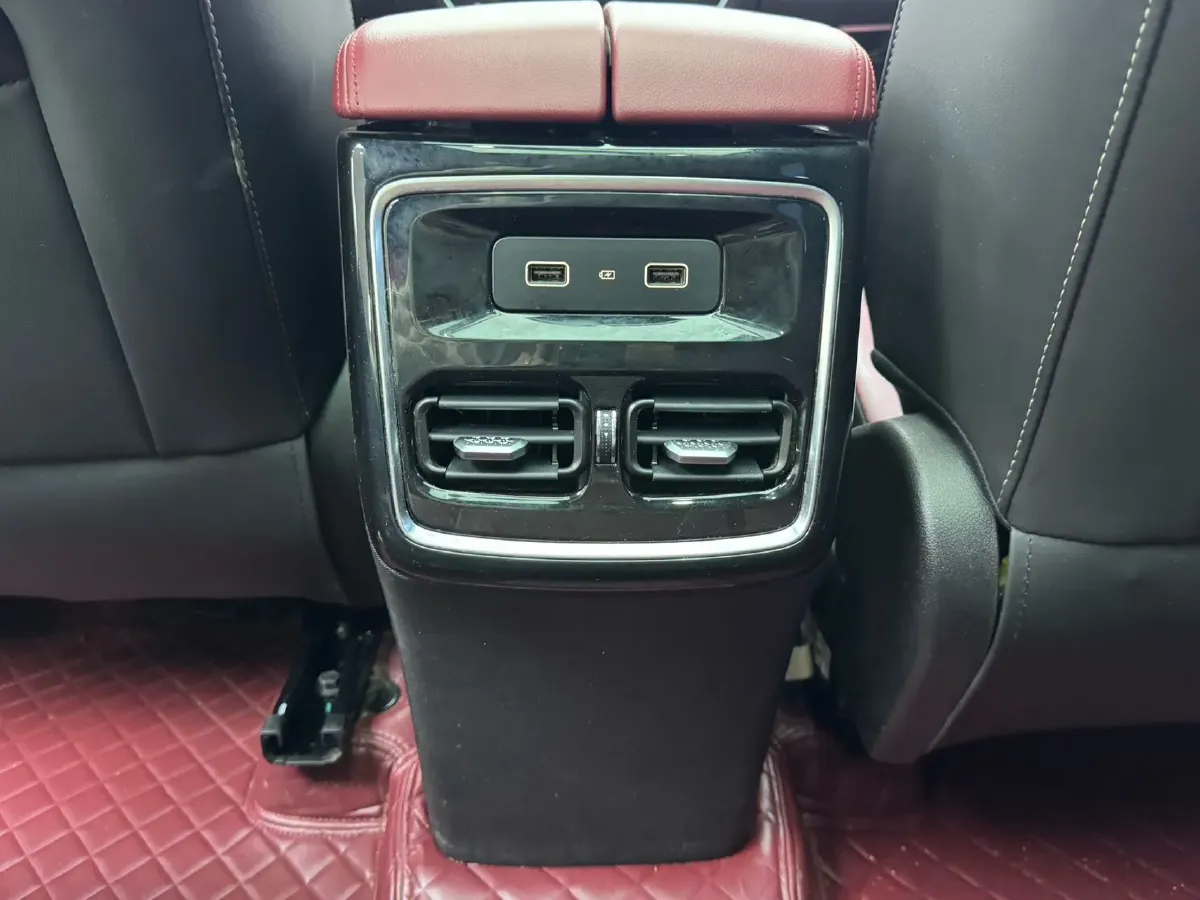 2023 ChangAn Oshan X7 Plus 1.5T 188HP L4 7DCT,autocango,china used car exporter,china ev exporter,chinese used car exporter,chinese used ev exporter