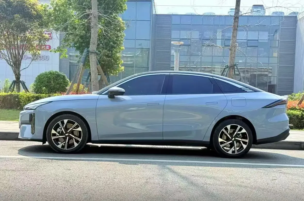 2023 Geely Galaxy L6 1.5T 163HP L4 3DHT PHEV,autocango,china used car exporter,china ev exporter,chinese used car exporter,chinese used ev exporter