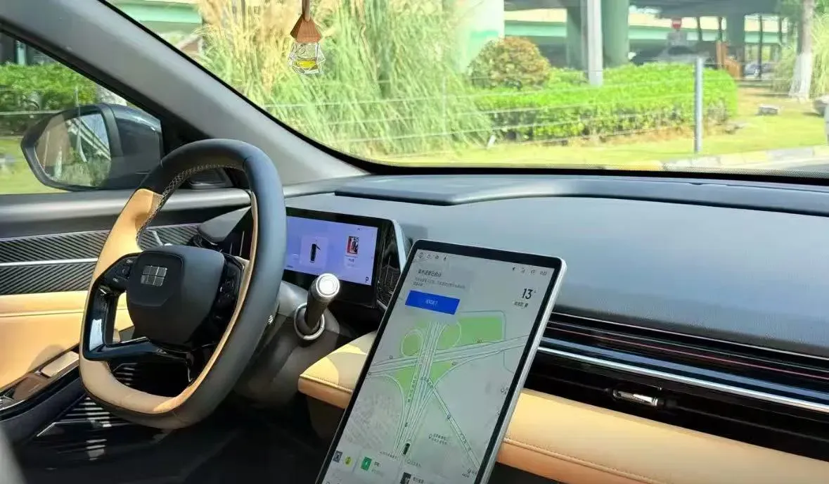 2023 Geely Galaxy L6 1.5T 163HP L4 3DHT PHEV,autocango,china used car exporter,china ev exporter,chinese used car exporter,chinese used ev exporter